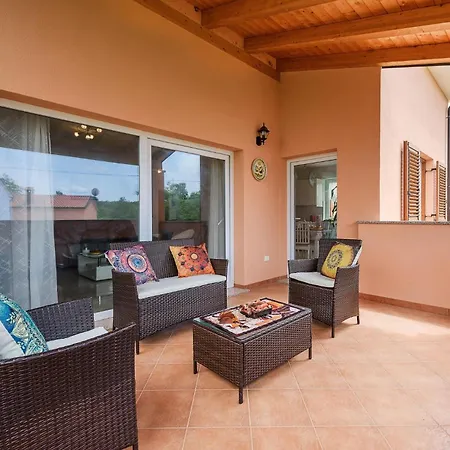 Cozy In With Wifi Buje